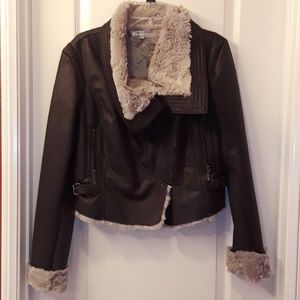 Jennifer Lopez:Brown&Cream Faux Leather&Fur Coat